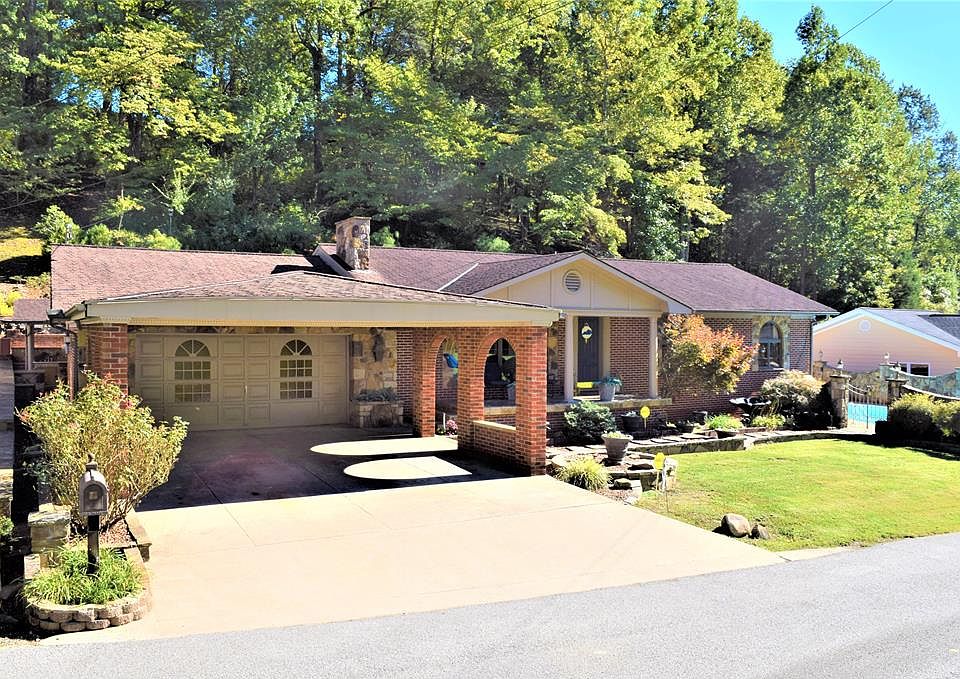 1st image of 139 Green Meadow Ln