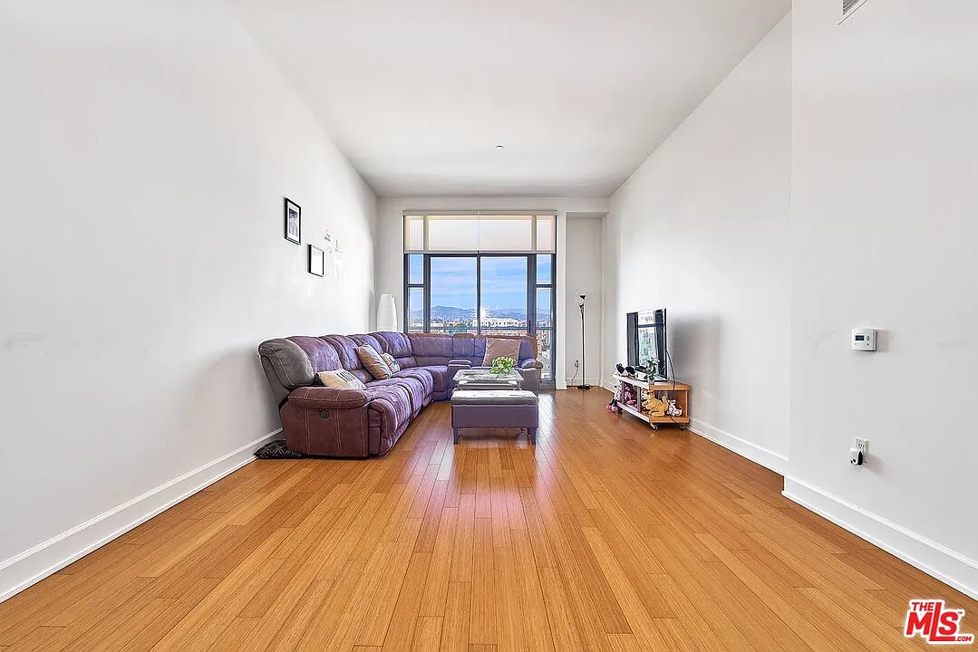 2 bed, 2.0 bath, 1690 sqft, $3,800 — Photo 4