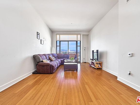 4th image of 3223 W 6th St Unit 405