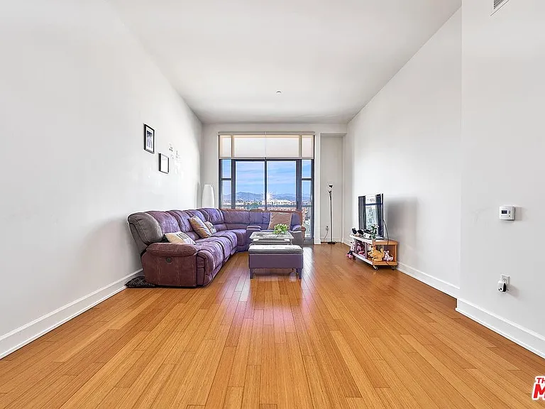 3223 W 6th St #405 — Photo 4