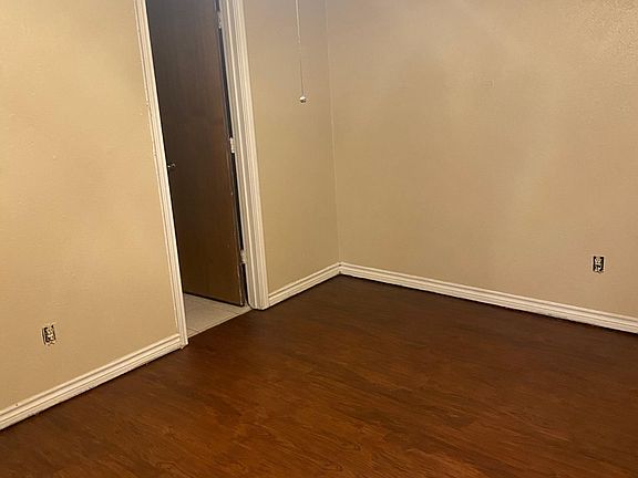 2nd image of 927 Bluebird Dr