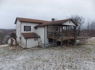22 Crabapple Ln, West leisenring, PA 15489