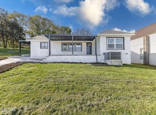 521 W 2nd Ave, Lenoir City, TN 37771