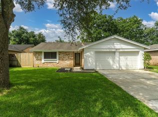 16630 Barcelona Dr, Friendswood, TX 77546