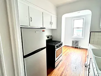 Rented by Zikos Realty Services