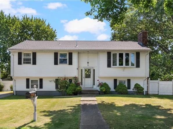 16 Tell St, Warwick, RI 02889
