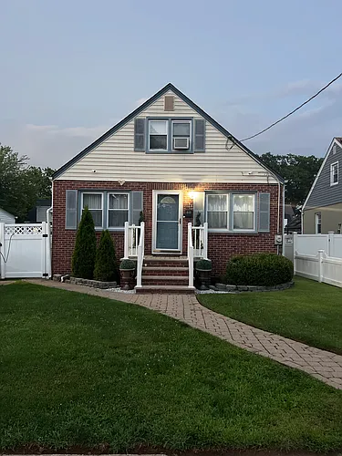 717 Sheridan Ave Photo 1