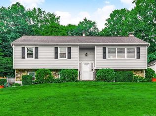 88 Huntville Rd, Katonah, NY 10536