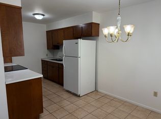 447 S 4th St APT 1, Hamburg, PA 19526