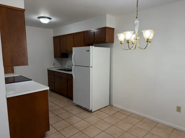 447 S 4th St APT 1, Hamburg, PA 19526