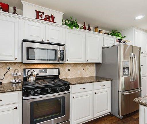 4th image of 5549 Somerford Ln