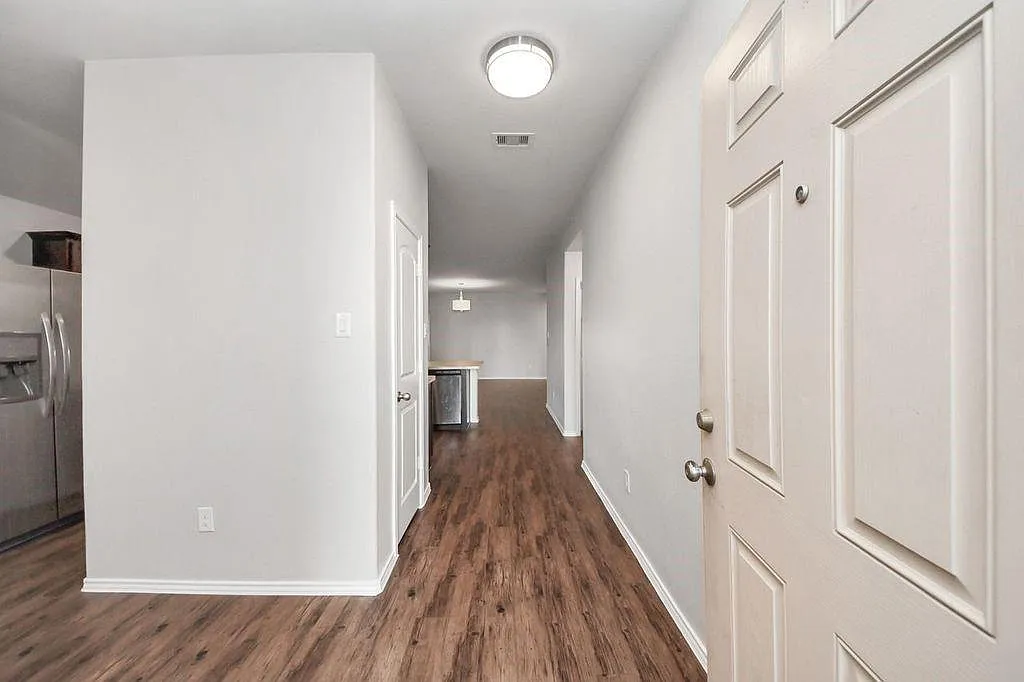 3 bed, 1669 sqft, $1,900 — Photo 4