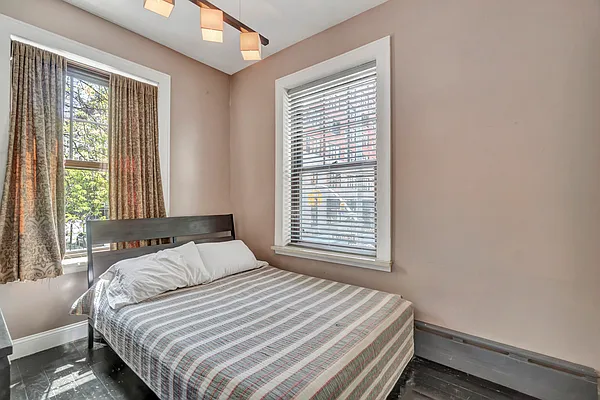 Rented by Avi Nash Associates | media 8