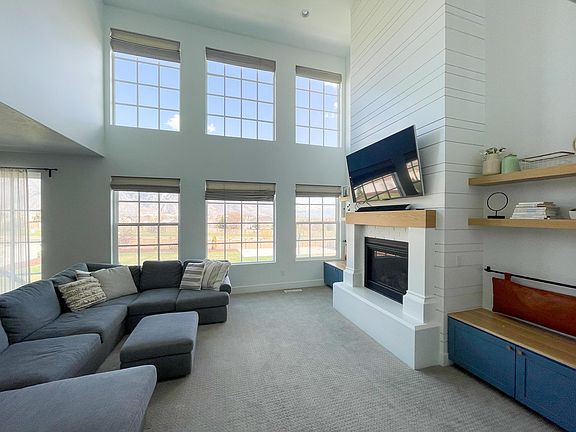 Unobstructed Mountain Views From Living Room-- Lots of Natural Light