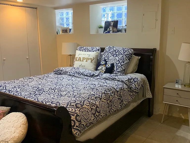 1358 W Barry Ave #1W — Photo 6