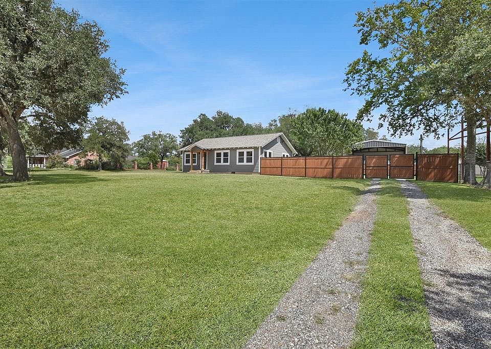 2006 11th St, Hempstead, TX 77445 MLS 51510732 Zillow