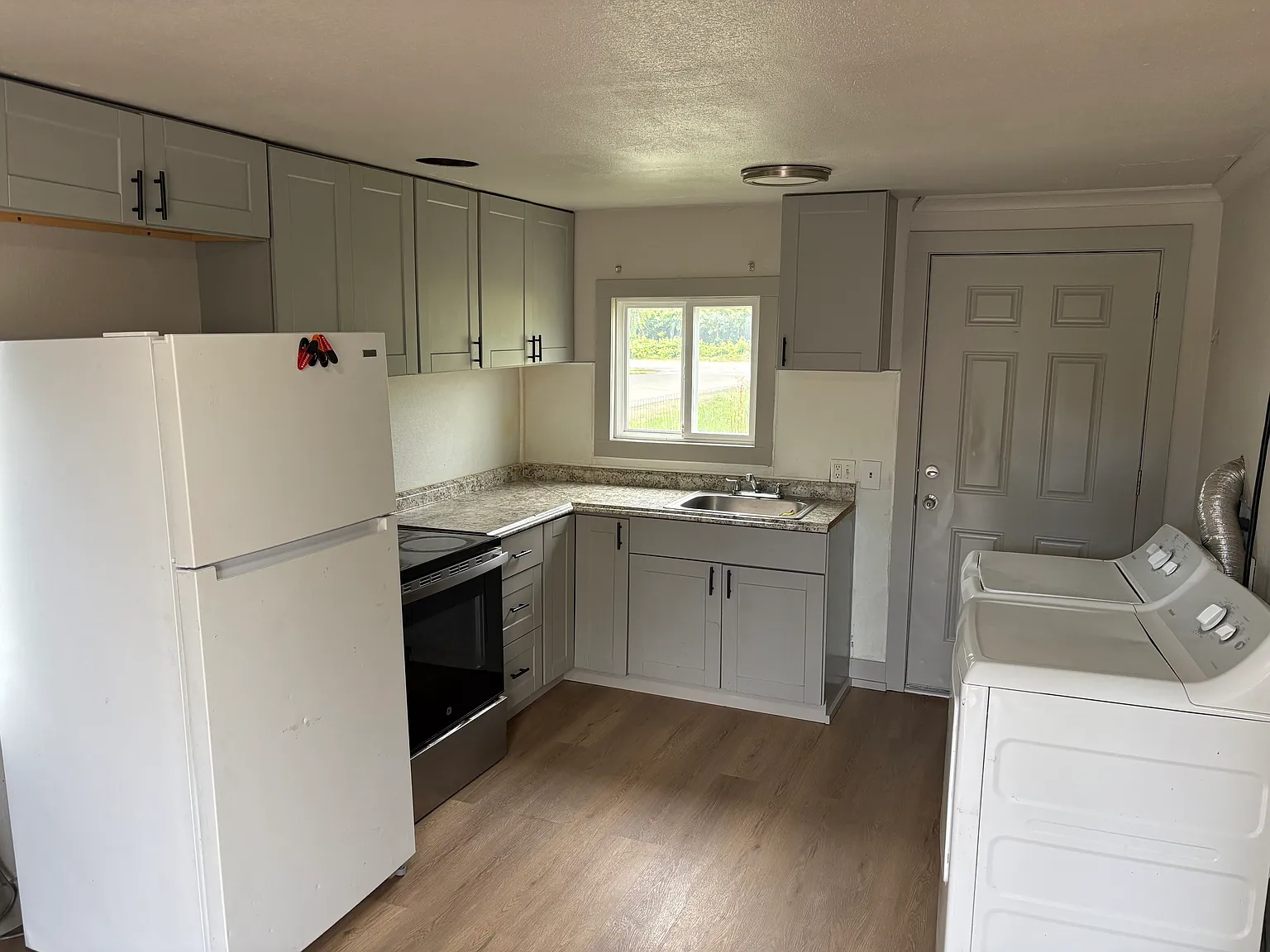2 bed, 720 sqft, $2,200 — Photo 3