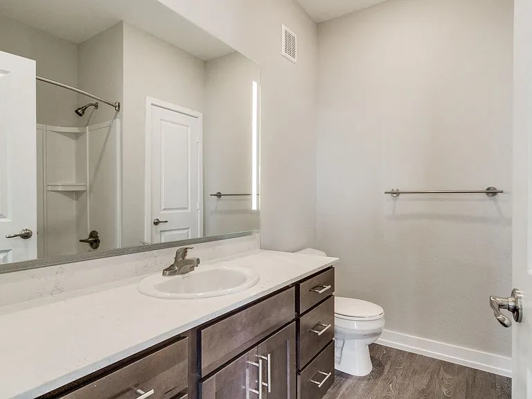 Bathroom (Hickory)