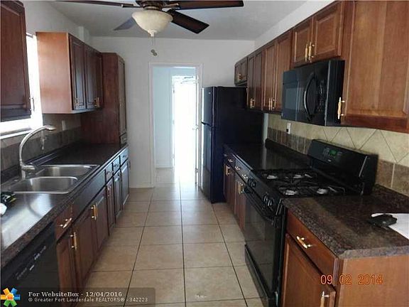 5th image of 1661 SW 27th Ter