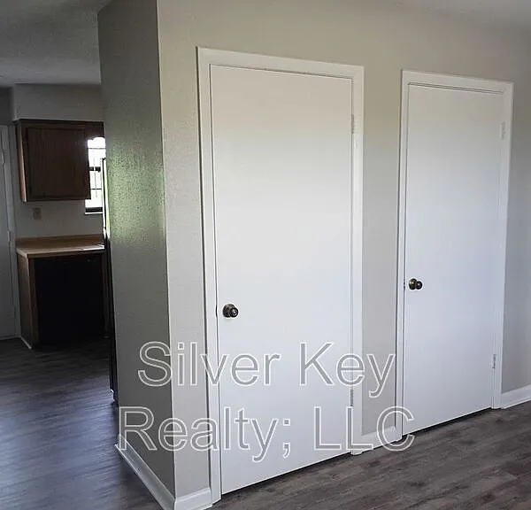 823 Englewood Rd #10 — Photo 3