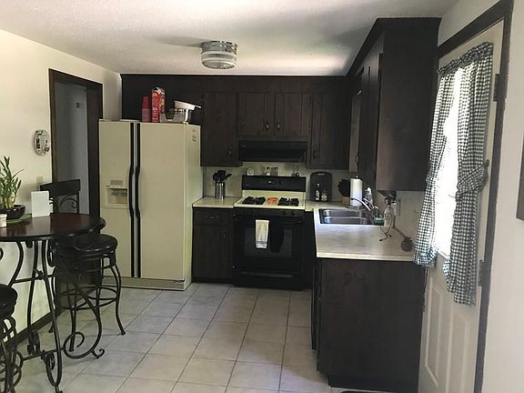 5th image of 80 Woodbine Ave