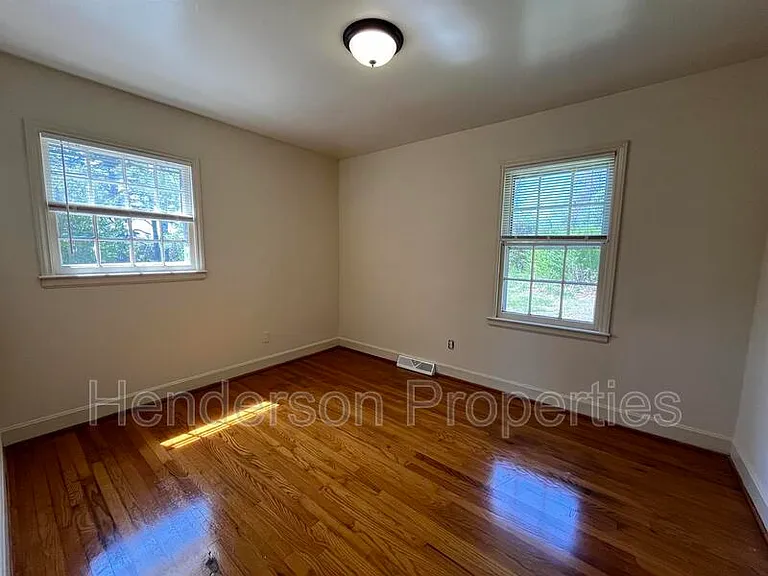 7322 Briardale Dr — Photo 13