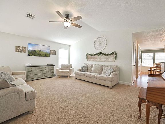 3rd image of 10449 Aberdeen Dr