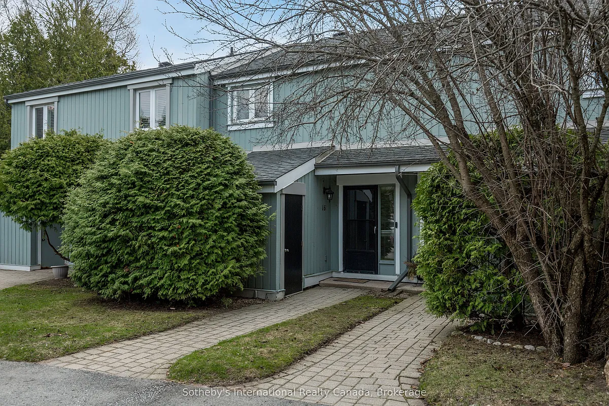 Photo 1 of 22 - 125 Fairway Cres #16 - Collingwood, ON Primary Photo - 125 Fairway Cres #16