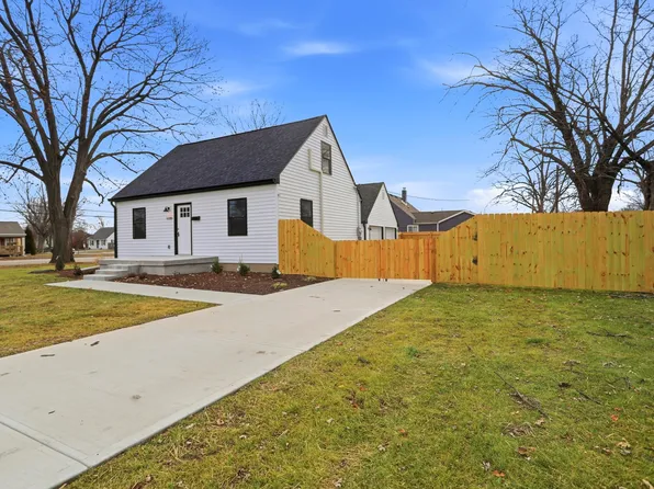 1050 N Lynhurst Dr, Indianapolis, IN 46224