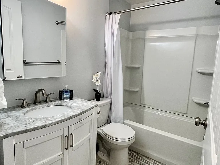 2508 Jena St #B — Photo 5