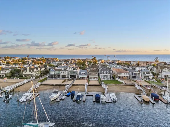 1411 E Bay Ave, Newport Beach, CA 92661