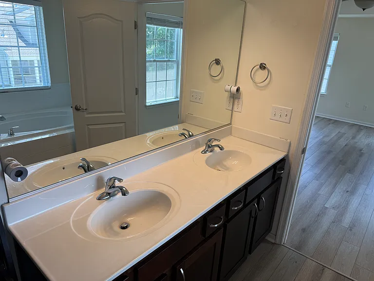 1022 Meadows Reach Cir — Photo 9