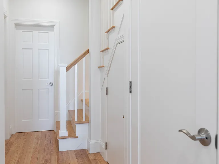 31 Bay State Rd #4 — Photo 32