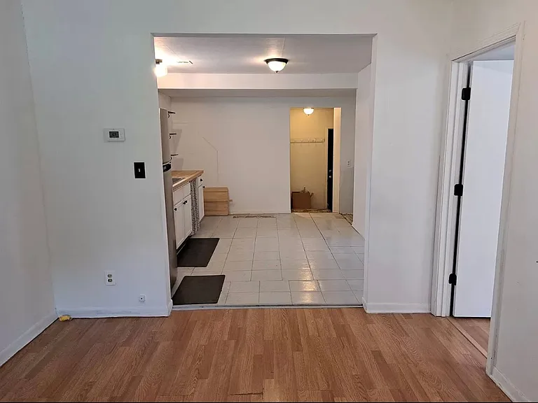205 N Elm St — Photo 5