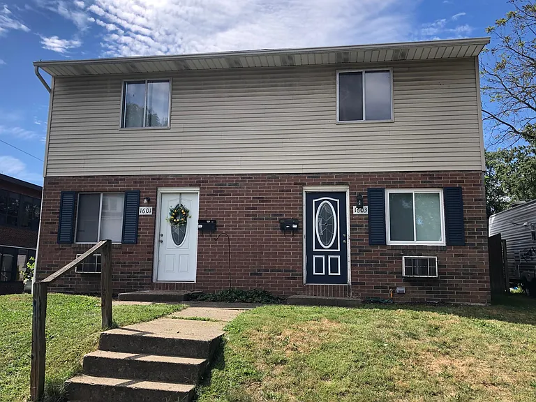 1603 Woodland Ave NW — Photo 1