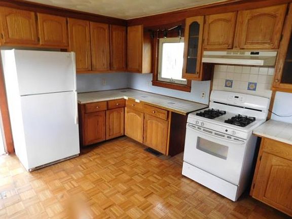 3rd image of 602 Magee St