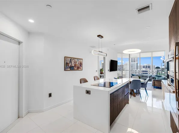 851 NE 1st Ave #1408, Miami, FL 33132