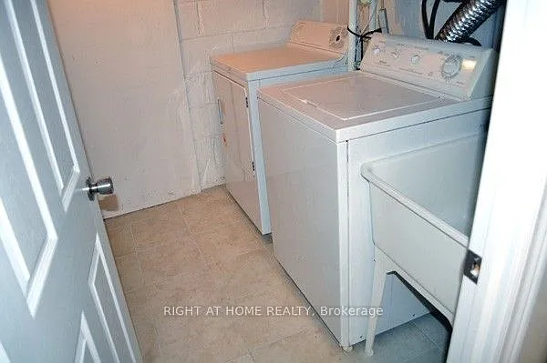 242 Demaine Cres — Photo 15
