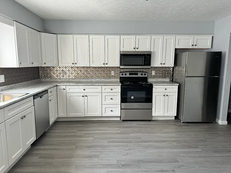 7023 Grand Central Ave — Photo 10