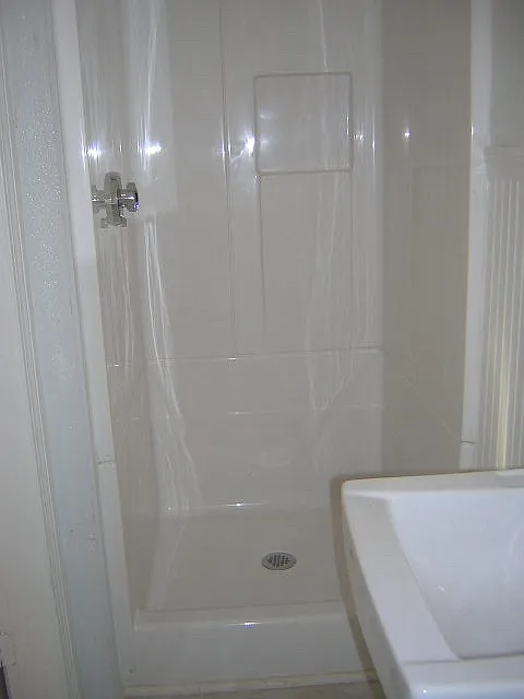 3 bed, 1100 sqft, $3,300 — Photo 4