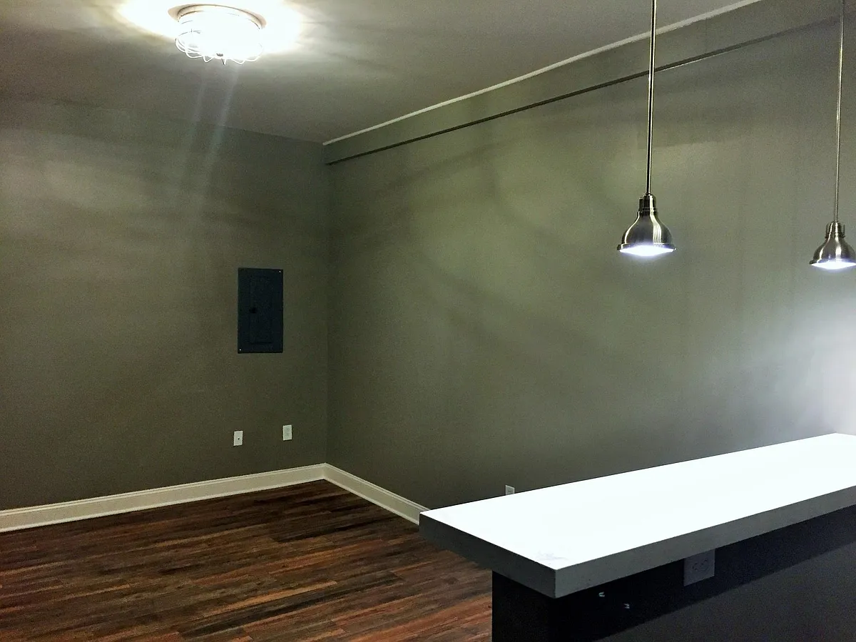 Building Photo - 5737 Kentucky Ave #1