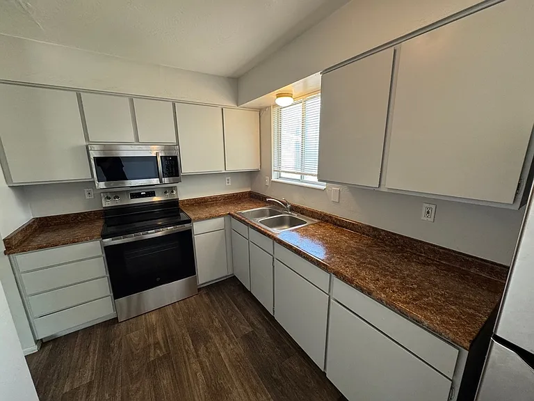 3523 Westlake Dr — Photo 1