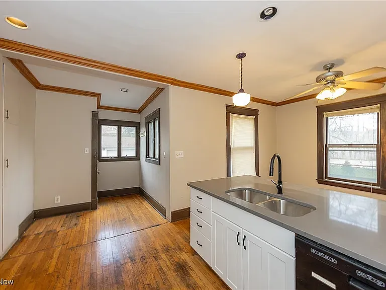 2572 Mayfield Rd — Photo 18