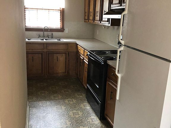 Large kitchen with plenty of cabinets