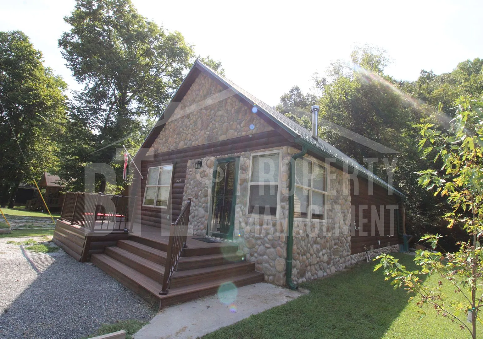 Charming 2 Bedroom Cabin with Creek in Blue Eye, MO — Photo 3