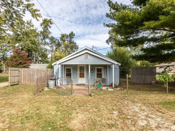 1413 Norman Dr, Pekin, IL 61554
