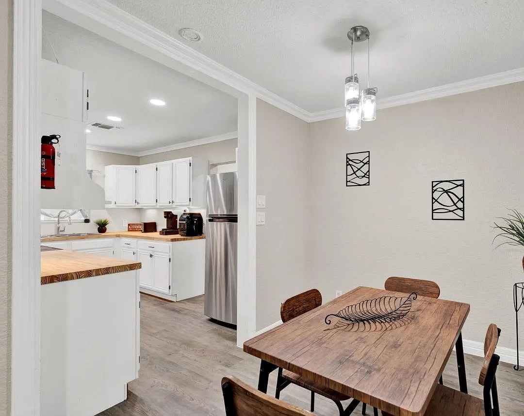 4 bed, 2.0 bath, 2095 sqft, $797 — Photo 4