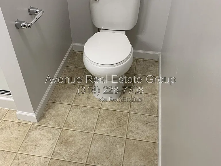 554 Parkgate Dr — Photo 16