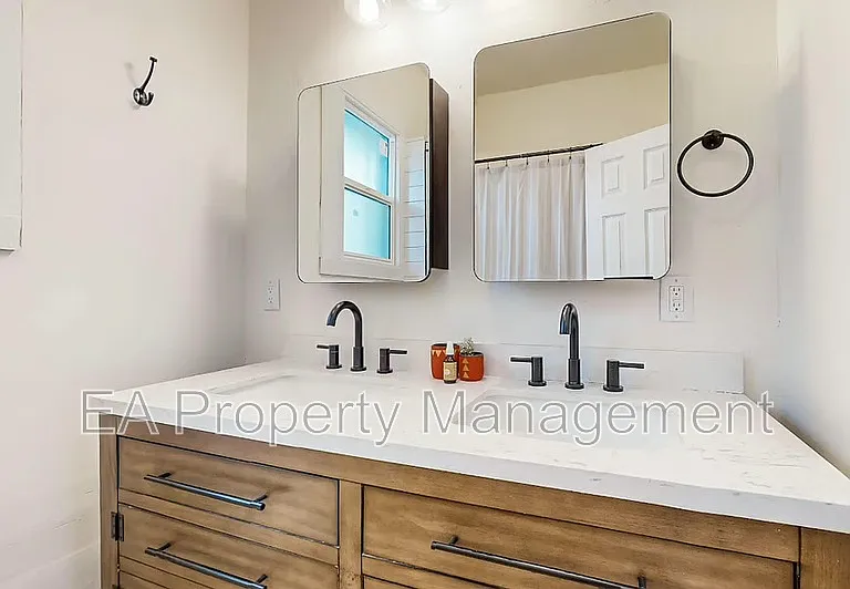 219 Stover Ave SW — Photo 11