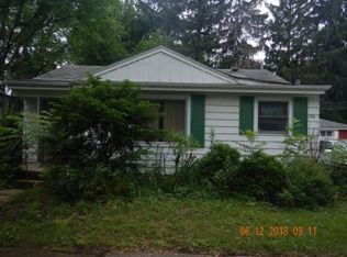 1506 Wood St, Crete, IL 60417